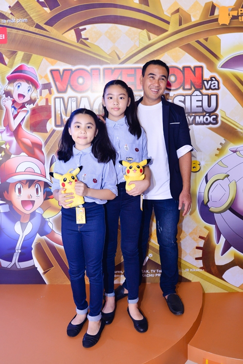hai-con-gai-quyen-linh-lon-phong-phao-3