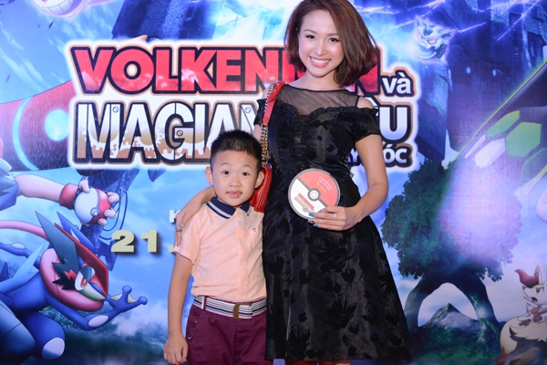 hai-con-gai-quyen-linh-lon-phong-phao-8