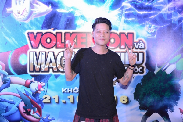 hai-con-gai-quyen-linh-lon-phong-phao-9