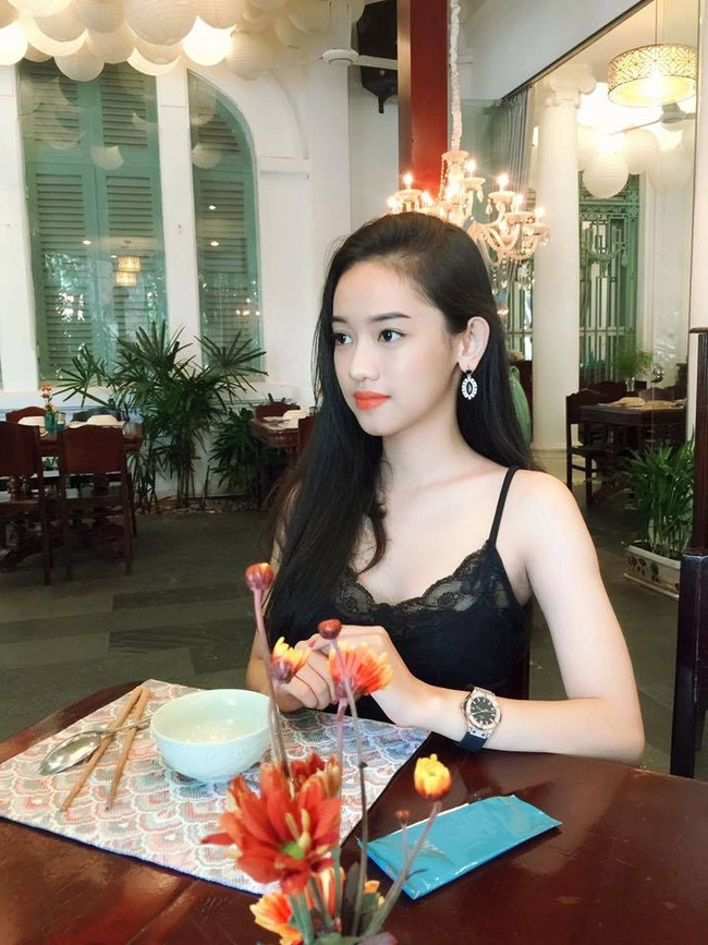 Thuý Vi tái xuất sau 1 tuần mất tích, với vòng 1 khủng và mí mắt sưng vù - Ảnh 12.