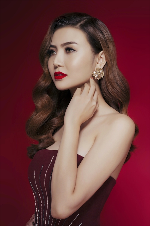 ngoc-duyen-khoe-vai-tran-voi-vay-da-hoi-3