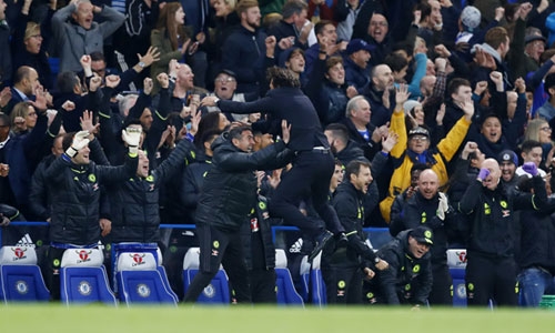 mourinho-xem-kieu-an-mung-cua-conte-la-su-si-nhuc