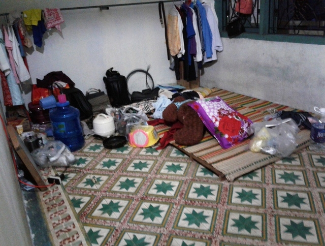 Hiện trường nam thanh niên ngáo đá cầm dao xông vào phòng khống chế các nữ sinh viên giữa đêm khuya