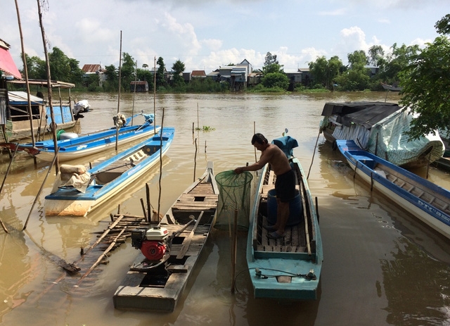Dân miền Tây hay dùng chiếc vỏ lãi này để làm phương tiện đi lại (ảnh minh họa)