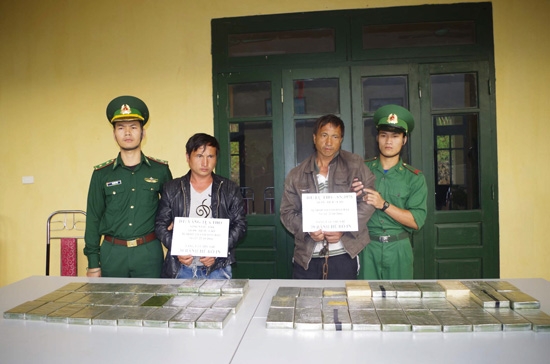 Thanh Hóa: Bắt hai đối tượng vận chuyển 69 bánh heroin