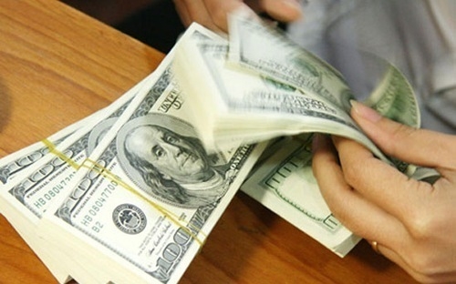  Chiều nay 25/10, giá USD tại nhiều ngân hàng thương mại tăng 10 VND, bán ra ở mức 22.380 VND. 