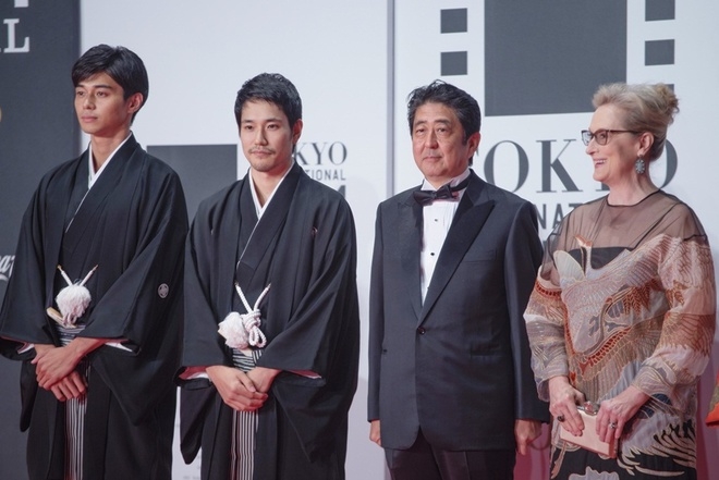 'Mỹ nhân đẹp nhất Nhật Bản' khoe dáng trên thảm đỏ Tokyo