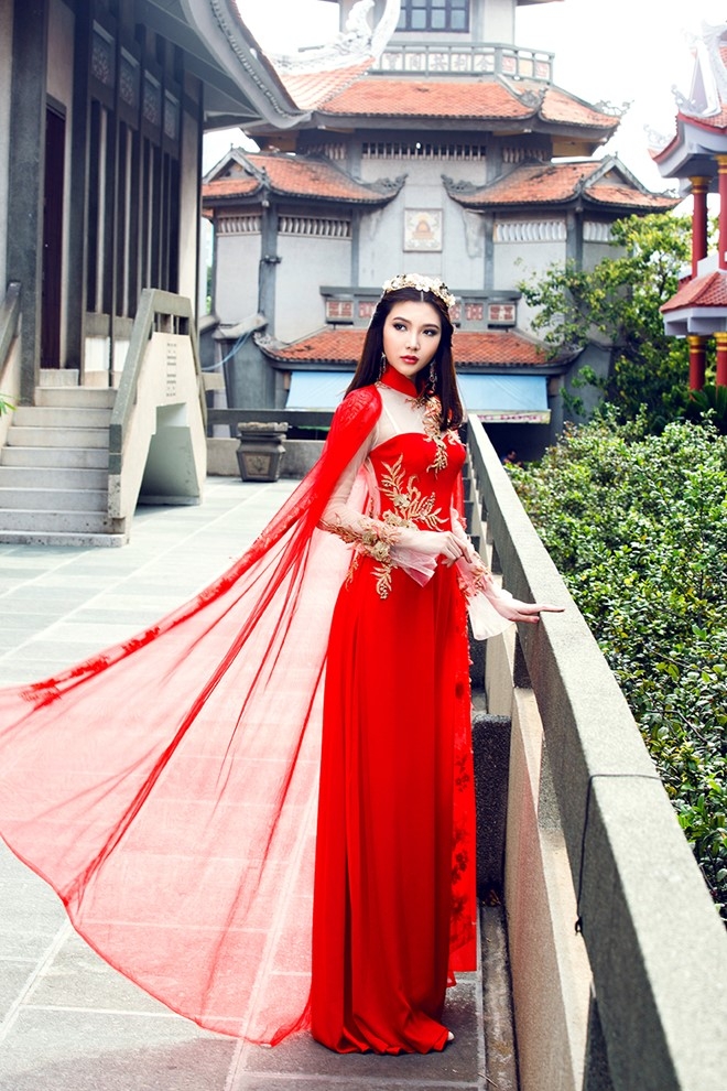 Tan Nu hoang Sac dep duyen dang voi ao dai hinh anh 3