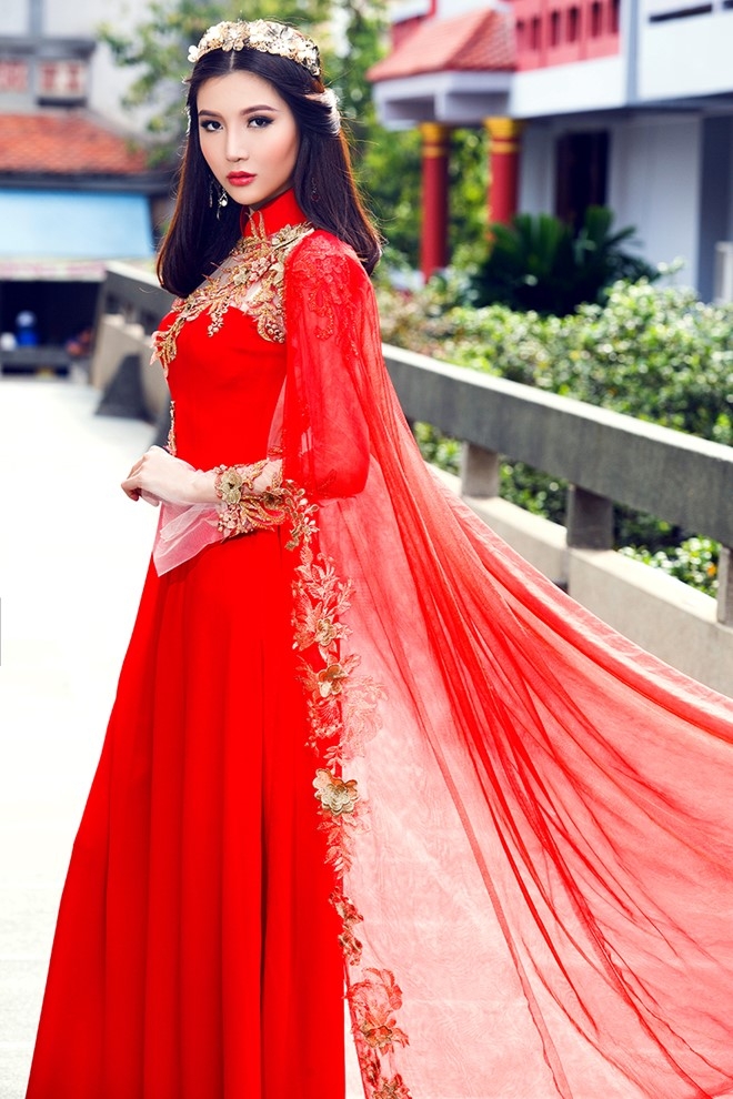 Tan Nu hoang Sac dep duyen dang voi ao dai hinh anh 4