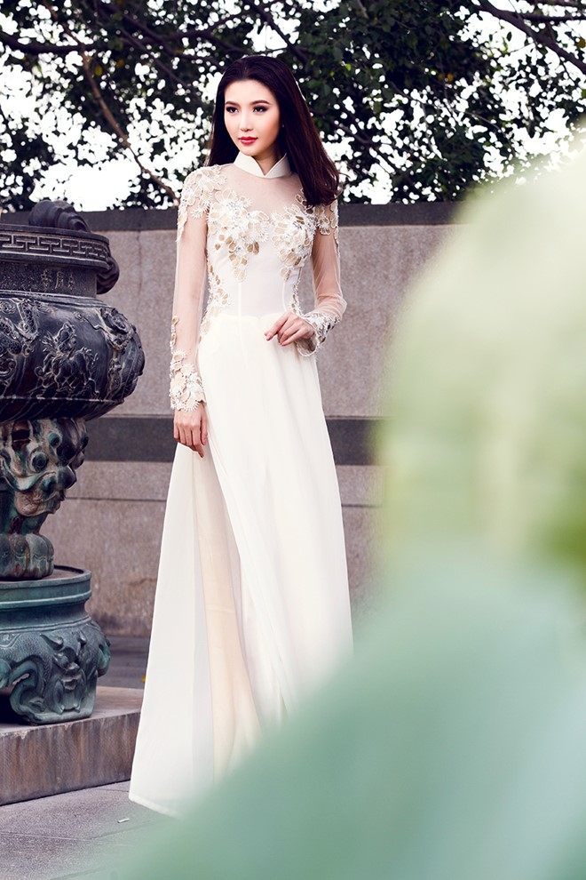Tan Nu hoang Sac dep duyen dang voi ao dai hinh anh 6