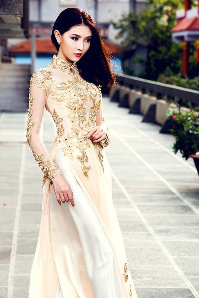 Tan Nu hoang Sac dep duyen dang voi ao dai hinh anh 7