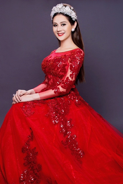 Lâm Chi Khanh và bạn trai đại gia  8