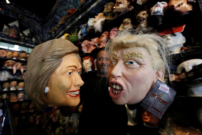 Mat na Trump - Clinton ban chay trong mua Halloween o My hinh anh 3