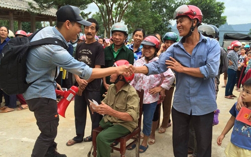 mc phan anh cong bo da dung het 3 ty dong cho dot ho tro lan 1 hinh anh 2