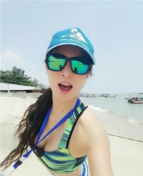 ba me 50 tuoi khien dan mang ghen ti vi tre nhu gai 18 hinh anh 10