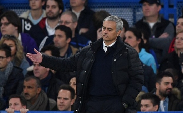HLV Mourinho đối diện với án treo giò từ FA