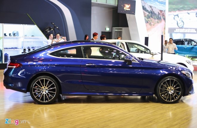 Chi tiet Mercedes C300 Coupe gia 2,7 ty dong tai VIMS hinh anh 3