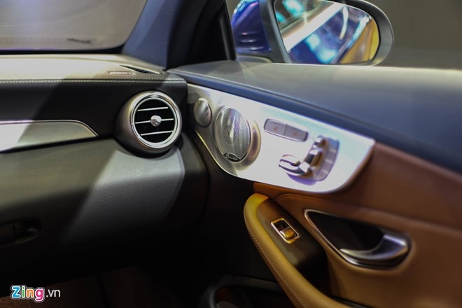 Chi tiet Mercedes C300 Coupe gia 2,7 ty dong tai VIMS hinh anh 8