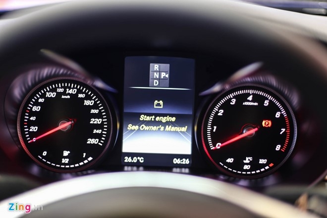 Chi tiet Mercedes C300 Coupe gia 2,7 ty dong tai VIMS hinh anh 9