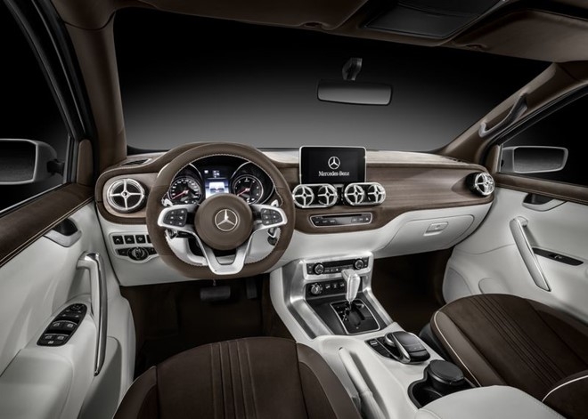 Mercedes gioi thieu xe ban tai hang sang dau tien hinh anh 3