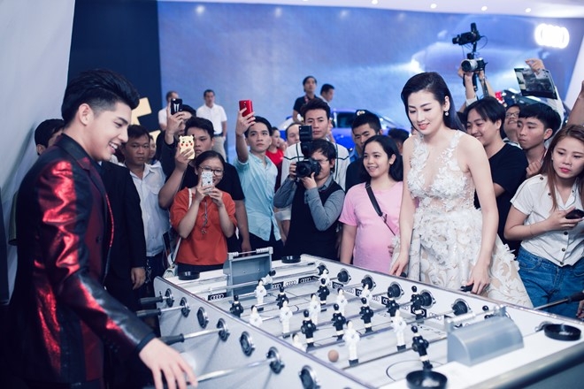 Noo Phuoc Thinh tinh tu voi A hau Tu Anh o su kien hinh anh 6