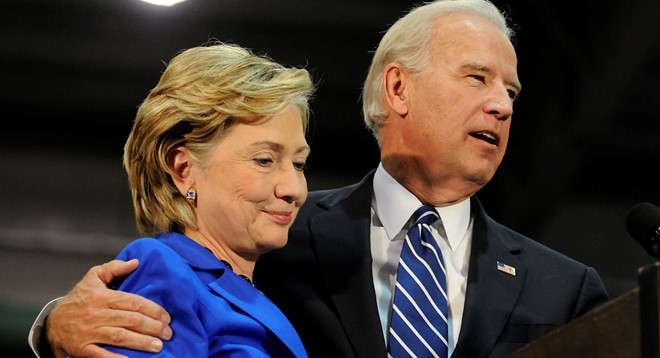 Bi FBI tai dieu tra, Clinton hung don nang truoc them bau cu hinh anh 2