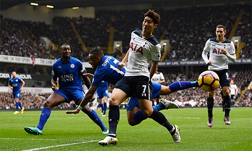leicester-lan-dau-co-diem-tren-san-khach-o-ngoai-hang-anh-mua-nay-1
