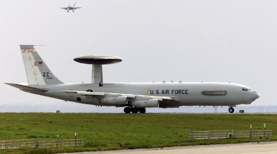 Một chiếc AWACS của không quân Mỹ. Ảnh: REUTERS 