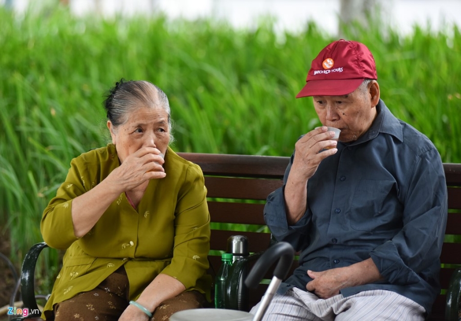 Quang chan ra duong trong gio lanh 20 do C hinh anh 12