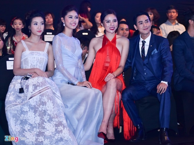 Hoa hau Ky Duyen mac noi bat di xem thoi trang hinh anh 5