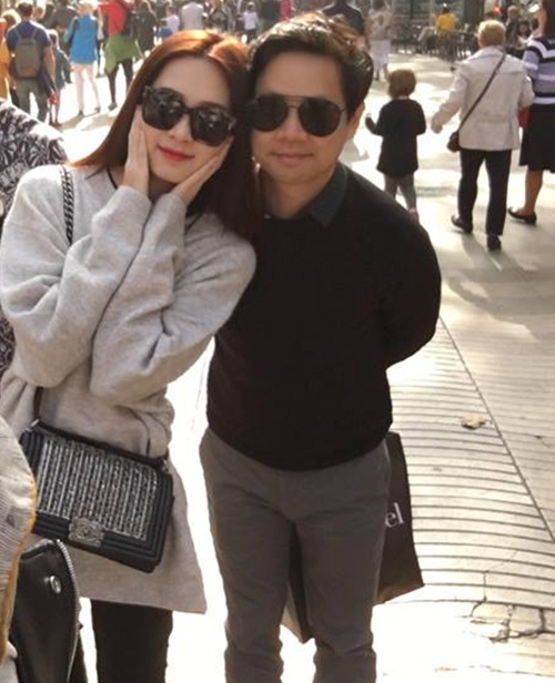 hoa hau thu thao hanh phuc di du lich chau au voi ban trai dai gia - 3