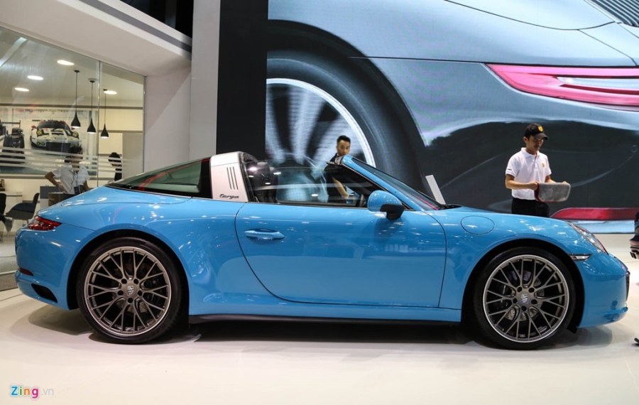 Porsche 911 dan dong 4 banh gia tren 8 ty tai Viet Nam hinh anh 3