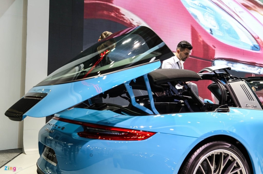 Porsche 911 dan dong 4 banh gia tren 8 ty tai Viet Nam hinh anh 5