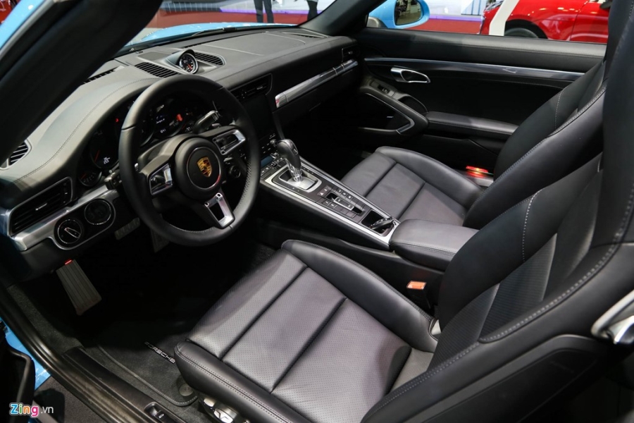 Porsche 911 dan dong 4 banh gia tren 8 ty tai Viet Nam hinh anh 11