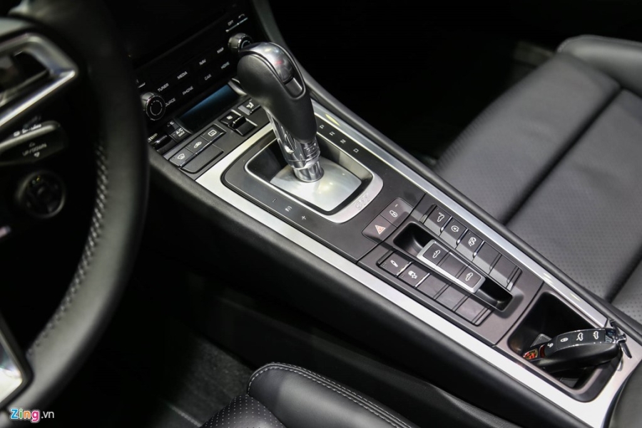 Porsche 911 dan dong 4 banh gia tren 8 ty tai Viet Nam hinh anh 13