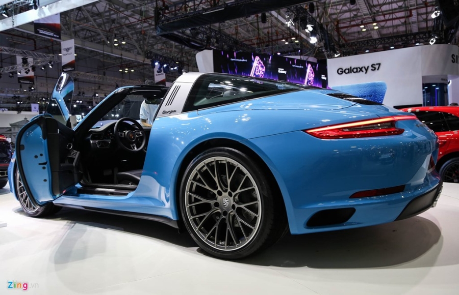 Porsche 911 dan dong 4 banh gia tren 8 ty tai Viet Nam hinh anh 15