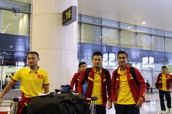 Thay tro Huu Thang thoai mai khi don lanh o Ha Noi hinh anh 3