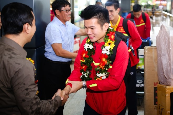 U19 Viet Nam duoc chao don nong nhiet duoi mua tam ta hinh anh 4