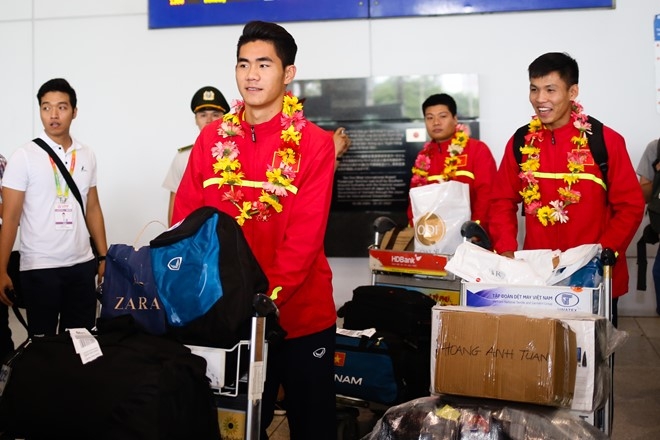 U19 Viet Nam duoc chao don nong nhiet duoi mua tam ta hinh anh 5
