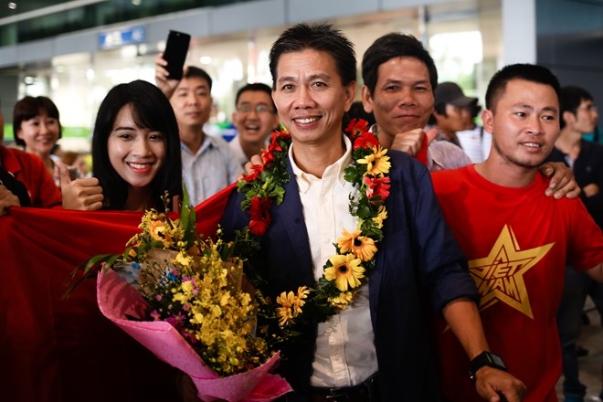 U19 Viet Nam duoc chao don nong nhiet duoi mua tam ta hinh anh 7