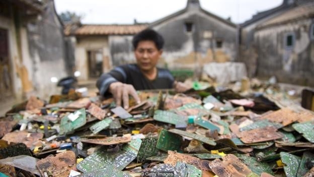Vang, bac trong smartphone bi lang phi nhu the nao? hinh anh 2