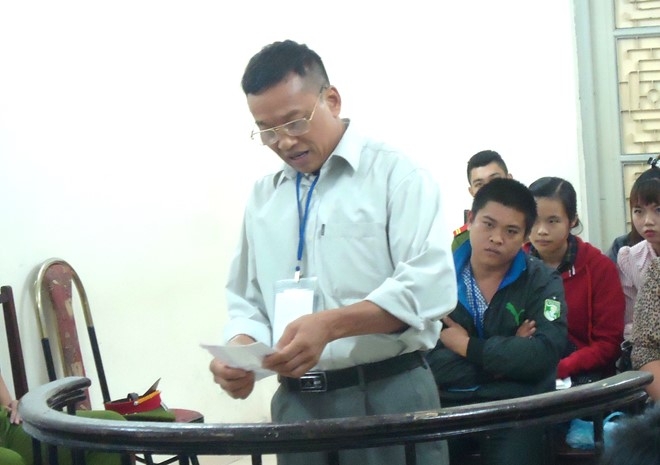 Anh chong danh em dau trong thuong vi bep than to ong hinh anh 1