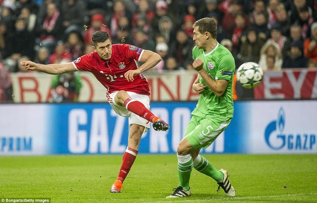 Bayern Munich hủy diệt PSV ở lượt đi