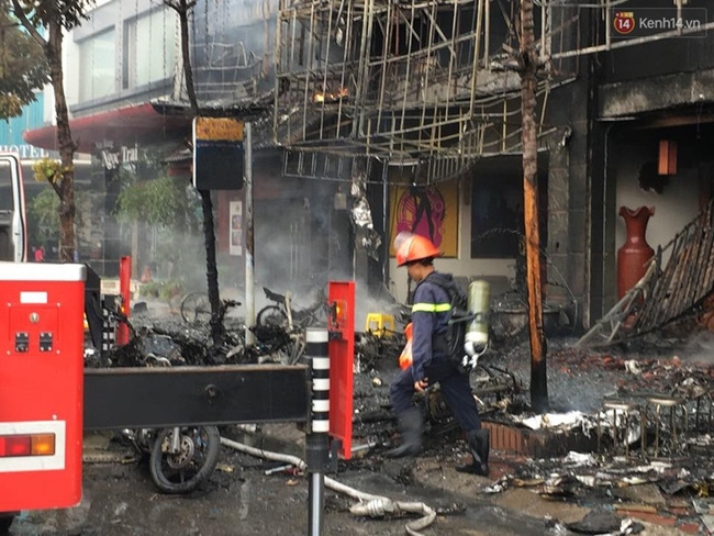 Hà Nội: Đang cháy rất lớn trên phố Trần Thái Tông - Ảnh 11.