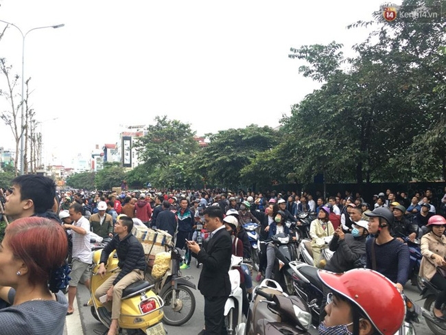 Hà Nội: Đang cháy rất lớn trên phố Trần Thái Tông - Ảnh 14.