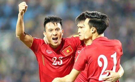 Đình Hoàng thường xuyên đá chính dưới thời HLV Hữu Thắng. 