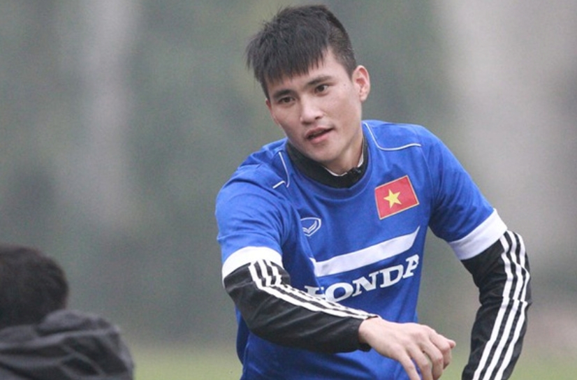 Công Vinh đang cùng các đồng đội tập luyện tại Hà Nội, nhằm chuẩn bị cho trận giao hữu lượt về gặp tuyển Indonesia vào 8/11 tới. 