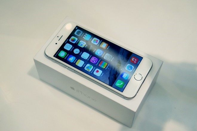 Den luot iPhone 6 ban 16 GB giam gia 2 trieu dong hinh anh 1