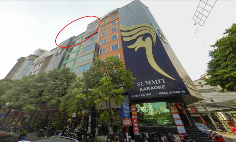 Hiện trường tan hoang sau vụ cháy dãy quán karaoke