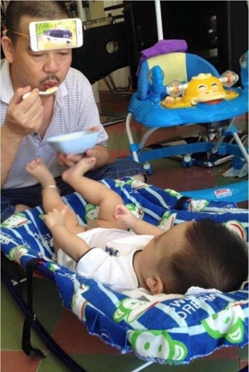 14 buc hinh chung minh me vang nha, bo viet cham con cung dam dang nhu ai - 3